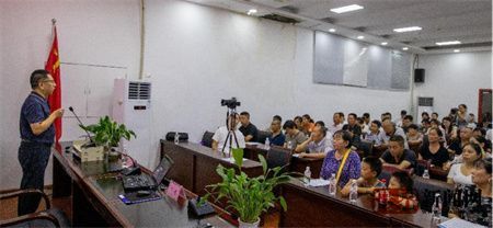 四川宣汉县“青苹果”青春期教育公益课受好评