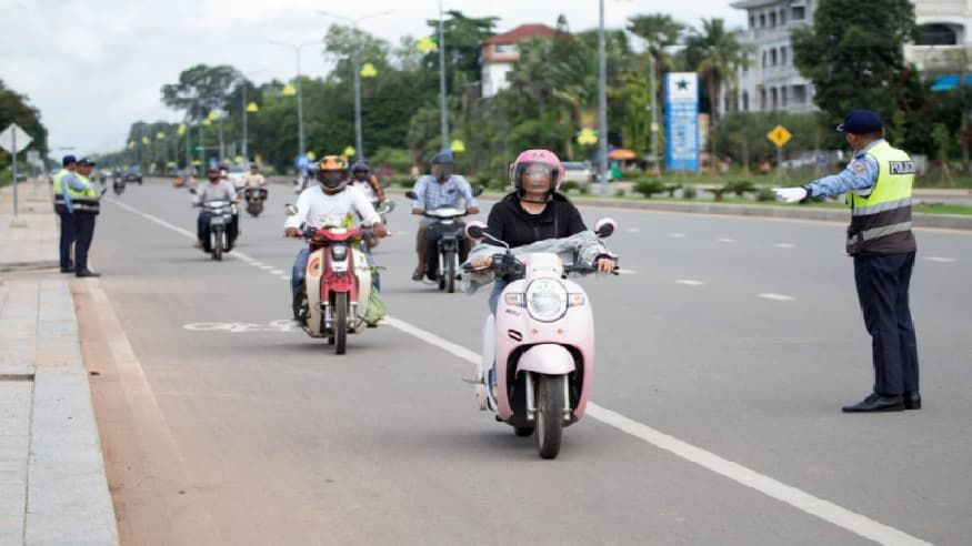 暂停违章罚款，全柬严查酒驾、爆炸物