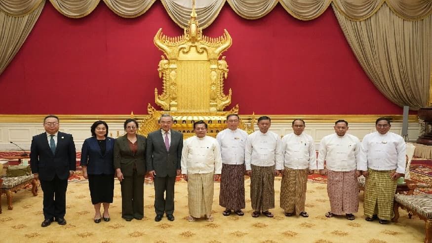 缅甸总统敏昂莱会见王毅