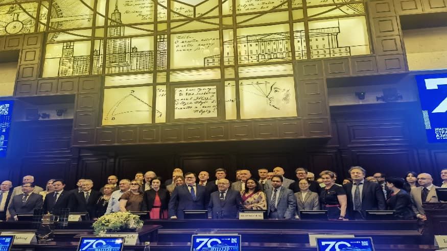 常旭红公使出席莫斯科大学亚非学院70周年院庆