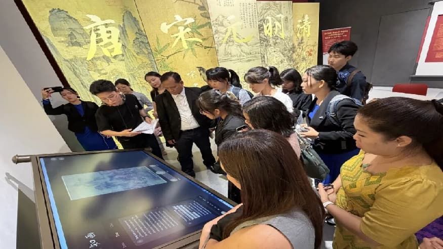 缅甸青年教师代表团圆满结束中国浙江之行