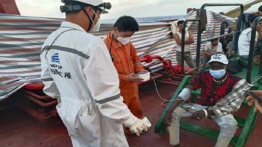 “新海通801”轮在地中海救起41名遇险人员