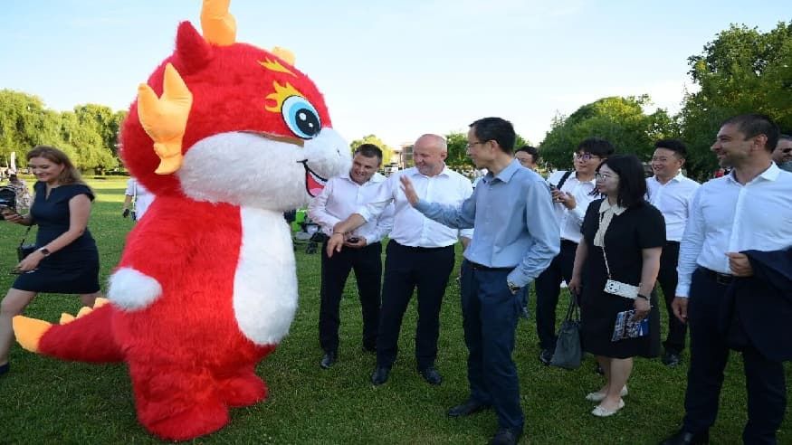 陈峰大使访问马拉穆列什省