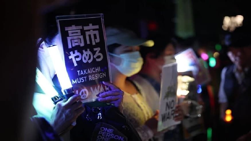 高市内阁，支持率大跌