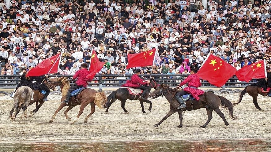 这两天，朋友圈都是“中国红”